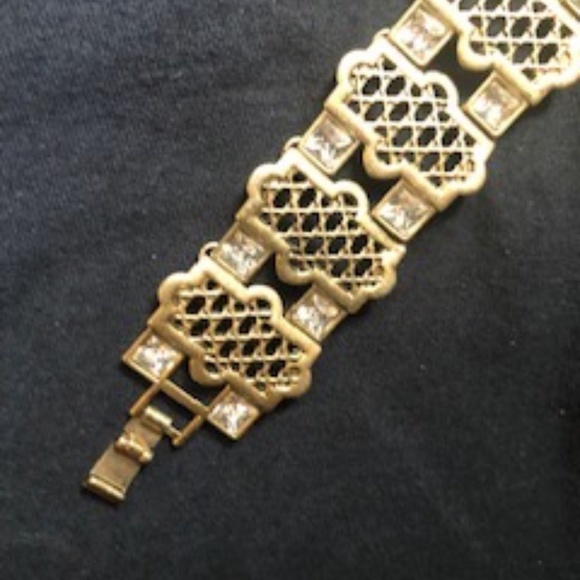 Lia Sophia Goldtone Mesh With Rhinestone Set *EUC* - Picture 4 of 9